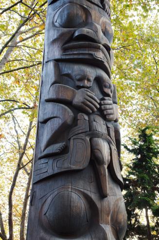 Sun and Raven (Totem)