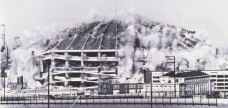 Kingdome Demolition, Mar. 2000 (00-3.26-2a)