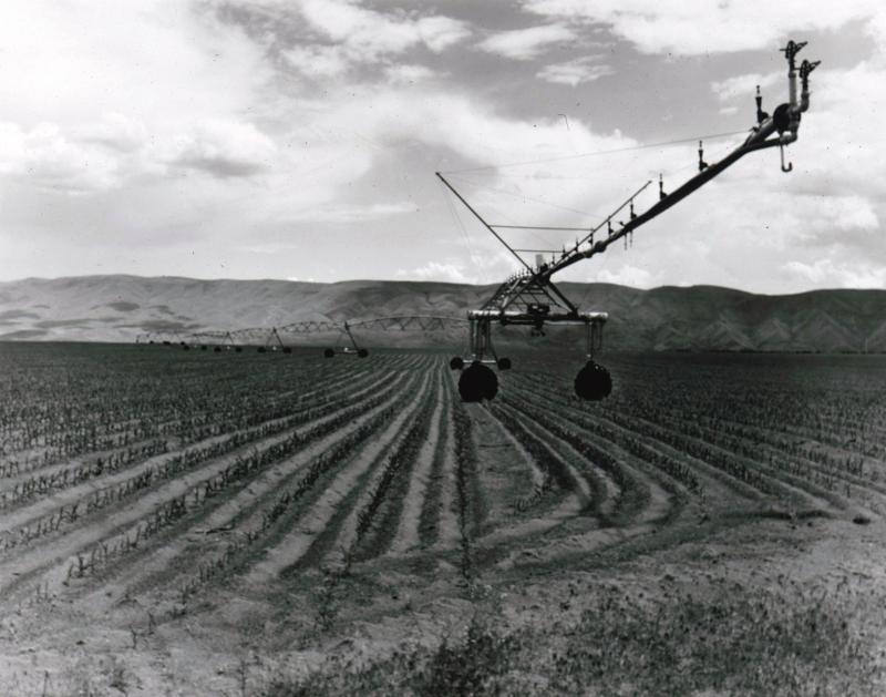 Center Pivot Sprinkler Arm with Extended Swing Span